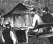 Engraving of the arrival of provisions at the starving  commune.